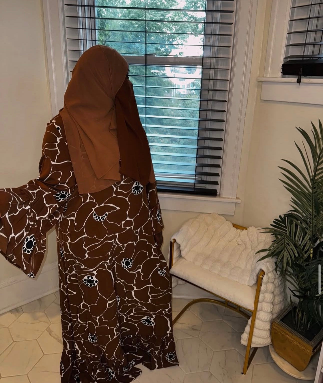 Printed abaya (brown)